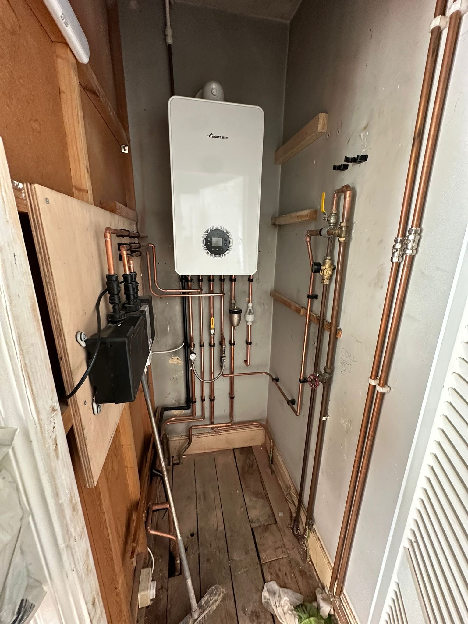 Underfloor Heating Repairs by Pro Plumbers in Sevenoaks